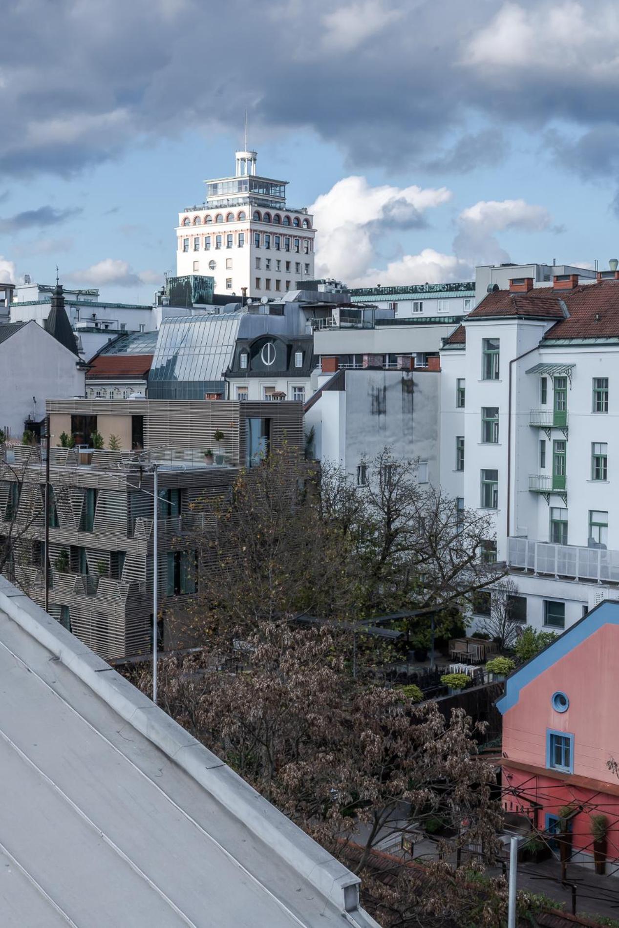 Authentic City Stay Любляна Экстерьер фото